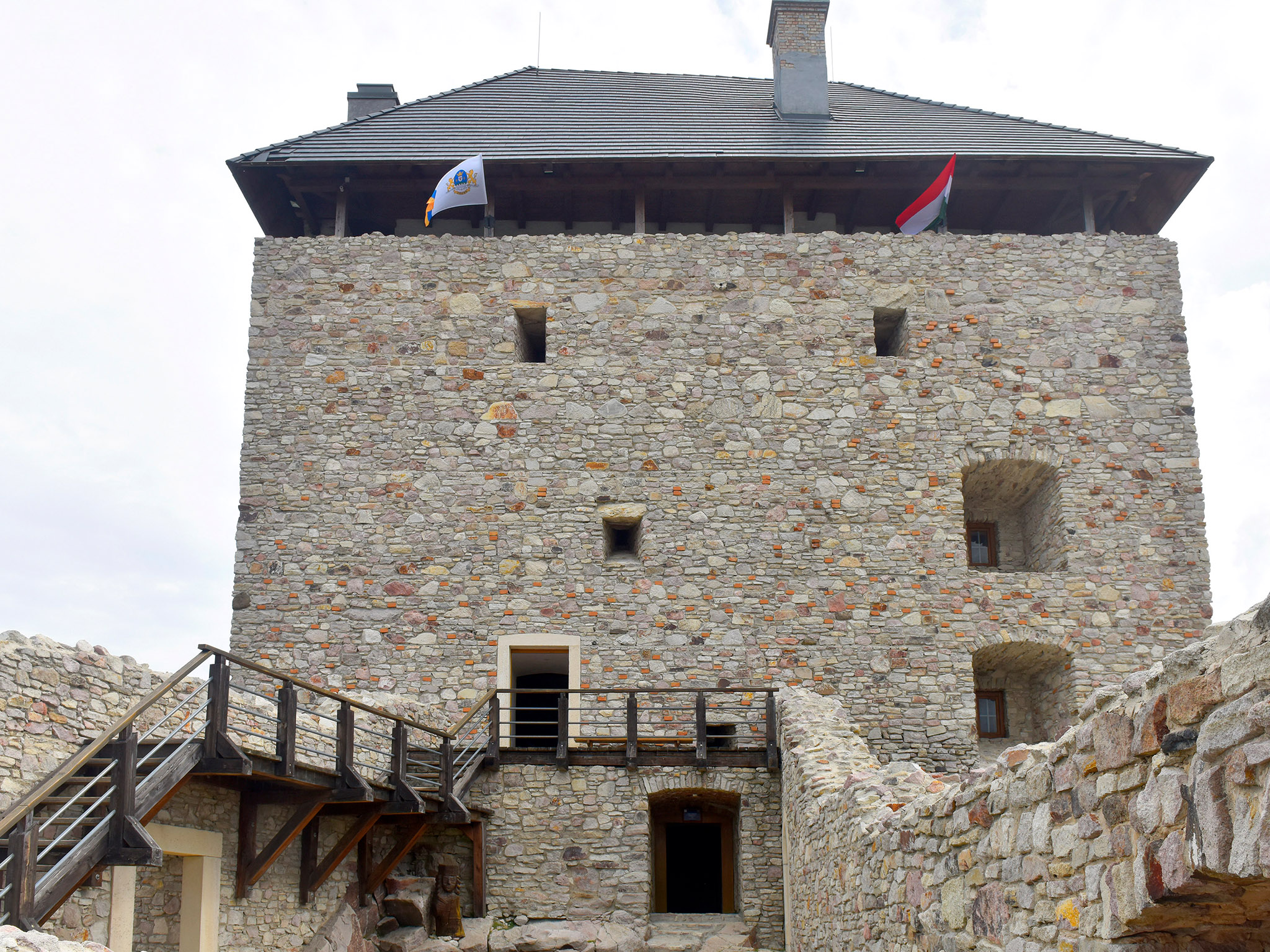 Regéc, A regéci vár keleti palotaszárnyának rekonstrukciója (Castle to castle)